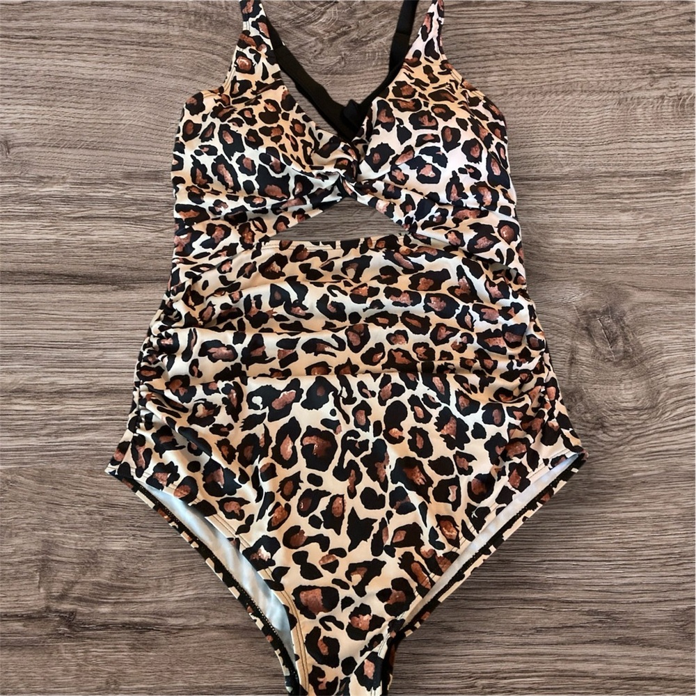 Maternity swimsuit, leopard print, cut out size 14, maternity, one piece NWT
